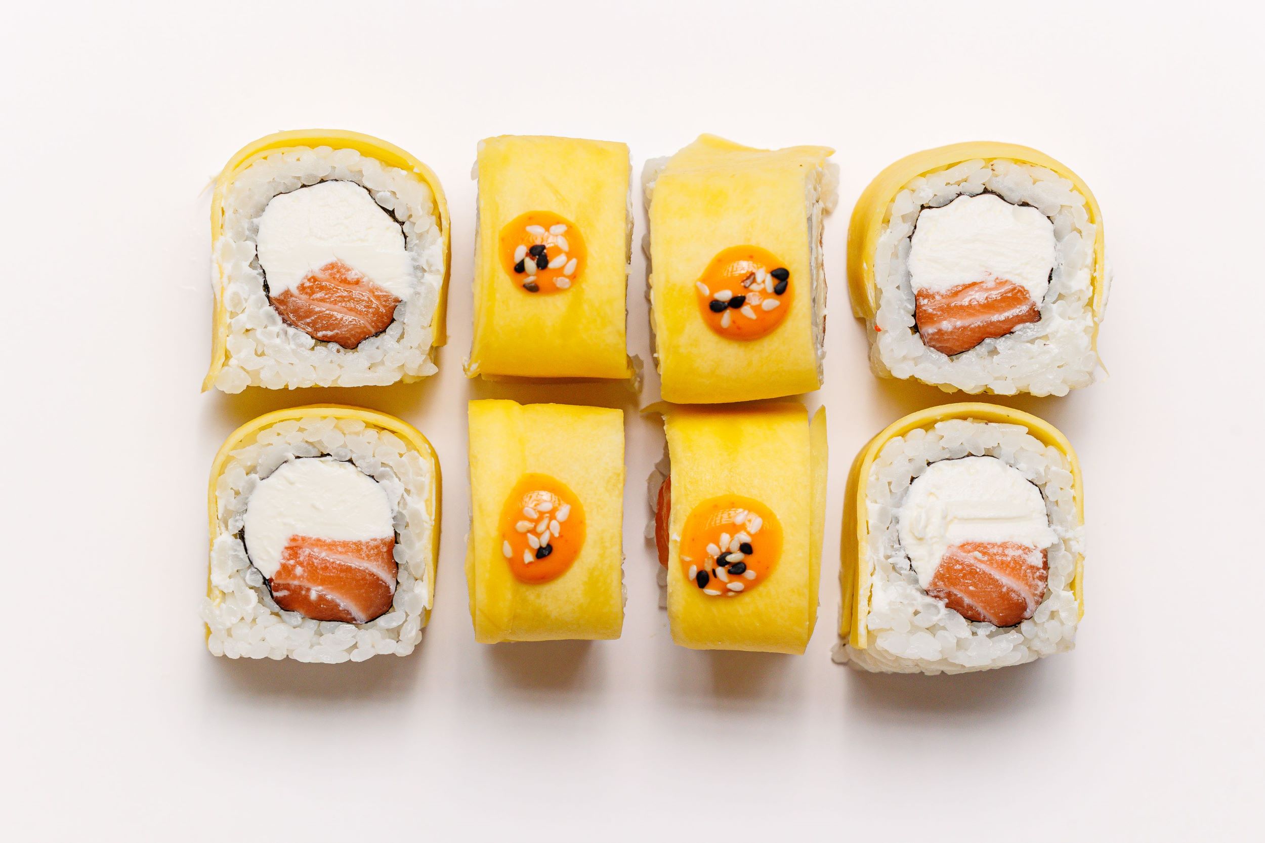Mango salmon roll