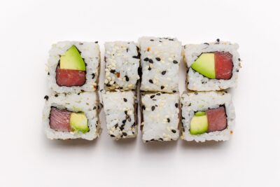 Tuna avocado maki